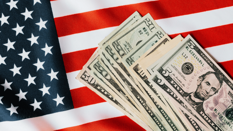 Photo drapeau américains - argent, remboursement frais de douanes