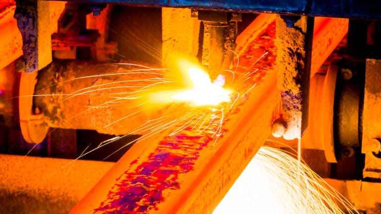 Photo acier en fonderie pour article sur Nouvelles règles tarifaires : acier, aluminium et cuivre aux États-Unis